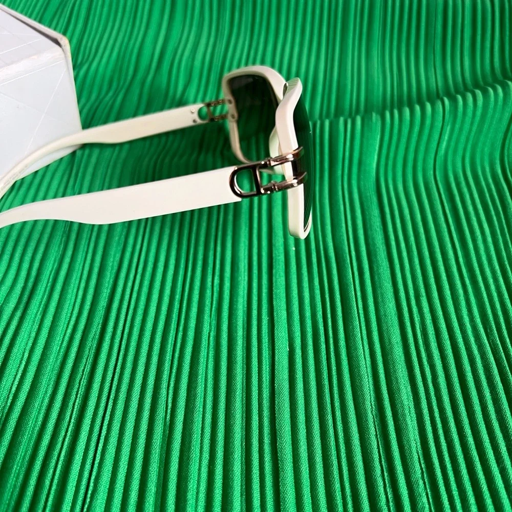 Dior Cream Frame Sunglasses with Brown Gradient Lenses - Picture 2 of 7